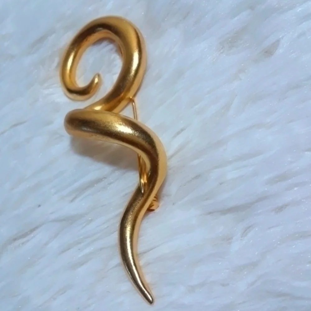 Vintage Sassy Squiggle Brooch Pin